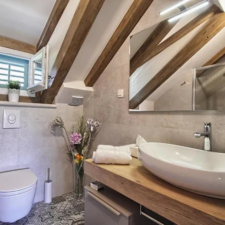 Beachfront House With Hot Tubcavtat, Dubrovnik - 25441 別荘